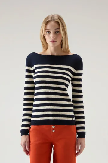 Cotton boat neck sweater.