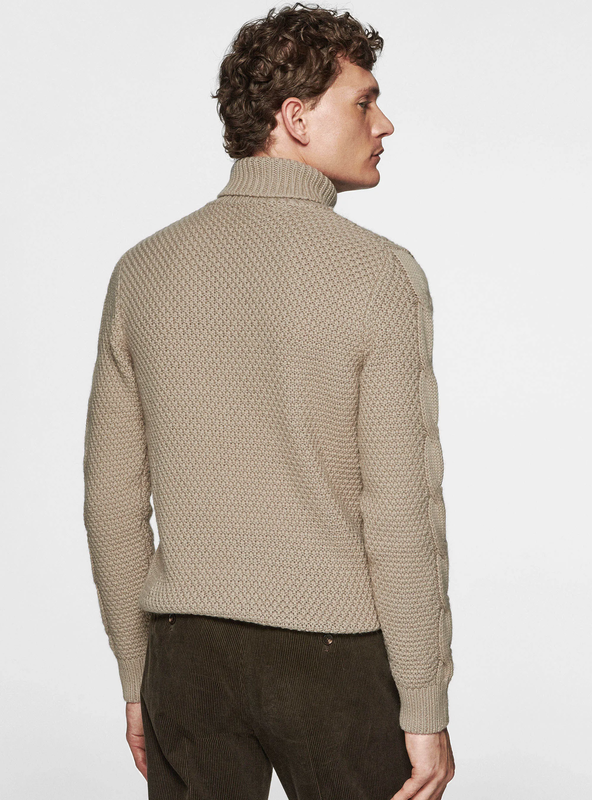 Maglia collo alto in misto lana con treccia