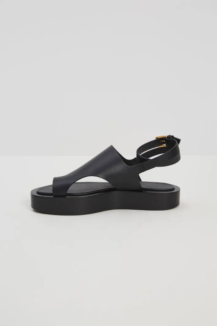 Thong sandals