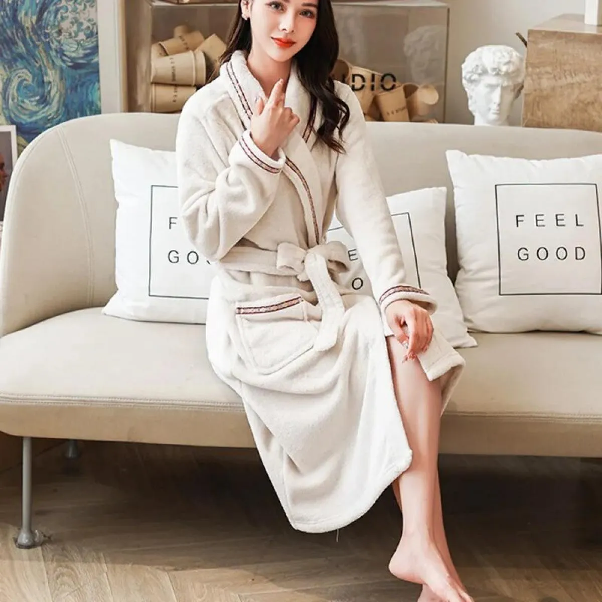 Winter flannel plush women's bathrobe sleepshirt quick dry sleepwear warm cozy night robe